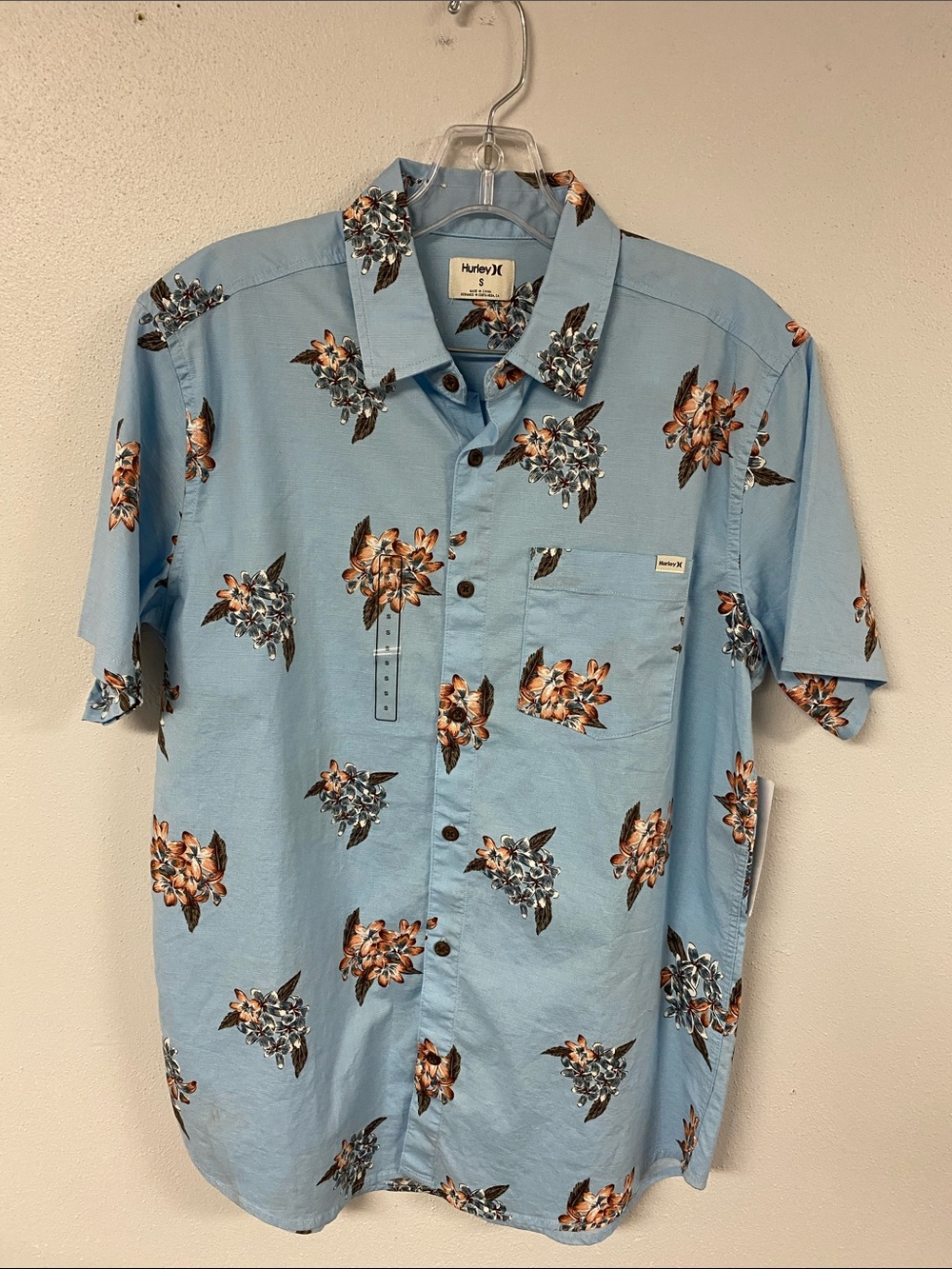Hurley Blue Short-Sleeve Button-Up Shirt with Orange & Brown Floral Print. NWT